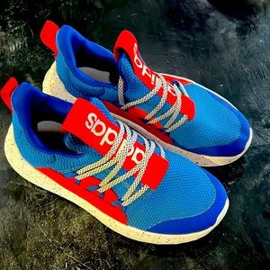 Boys shoes, great condition